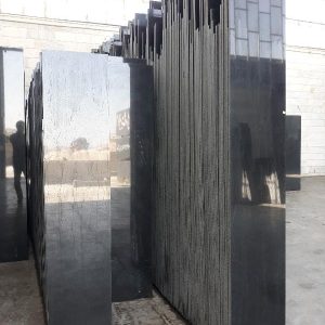 گرانیت مشکی نطنز پله 35-3 سانت فلیم
