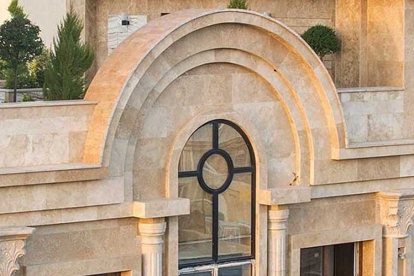 رنگ کردن سنگ تراورتن